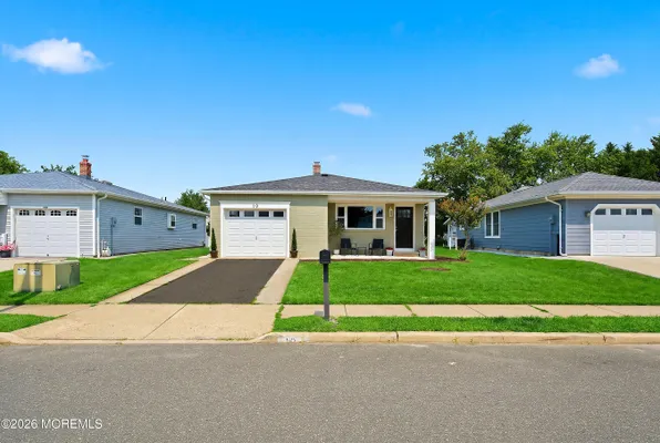 Property Slideshow image 3 of 41 | 10 seville pl, Toms River, NJ, 08757