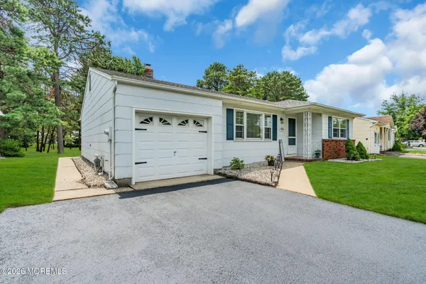 Property Slideshow image 2 of 52 | 46 millbrook dr, Toms River, NJ, 08757