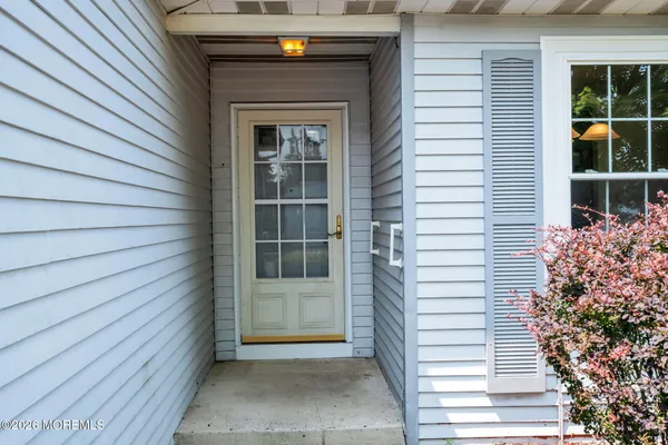 Property Slideshow image 3 of 47 | 5 lakeview dr, Marlboro, NJ, 07746