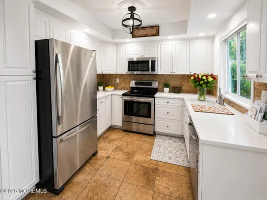 Property Slideshow image 3 of 15 | 600a lake point dr, Lakewood, NJ, 08701