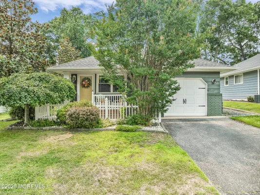 Property Slideshow image 2 of 32 | 1661 mount everest ln, Toms River, NJ, 08753