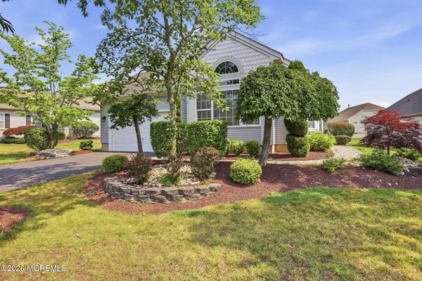 Property Slideshow image 2 of 27 | 11 narrowbrook ct, Manalapan, NJ, 07726