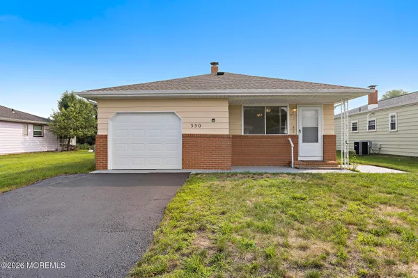 Property Slideshow image 2 of 45 | 350 barbados dr, Toms River, NJ, 08757