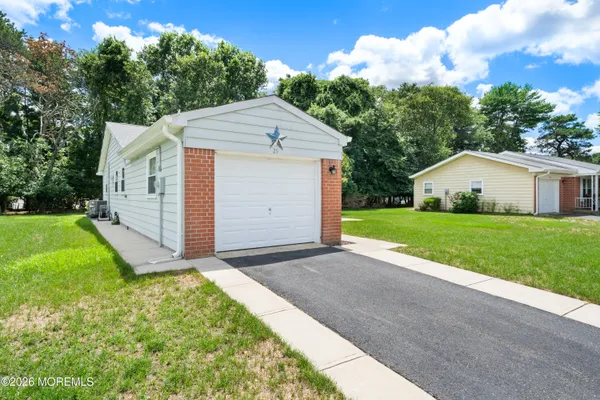 Property Slideshow image 2 of 23 | 25 constitution blvd, Whiting, NJ, 08759