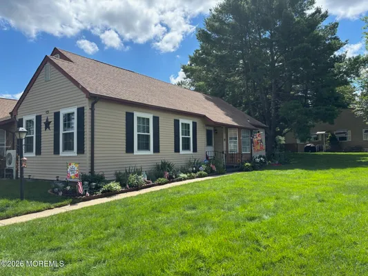 Property Slideshow image 3 of 23 | 11 amesbury rd e, Whiting, NJ, 08759