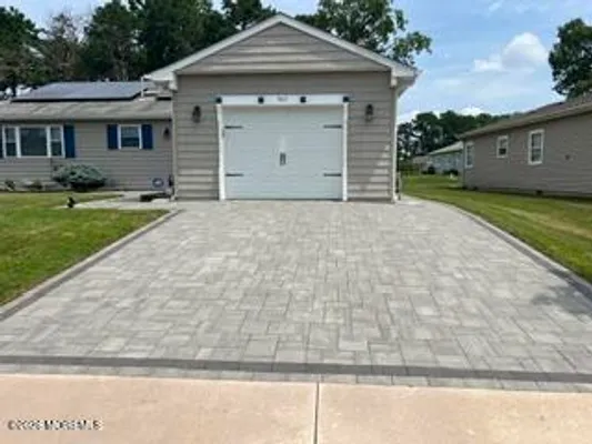 Property Slideshow image 3 of 36 | 365 port royal dr, Toms River, NJ, 08757