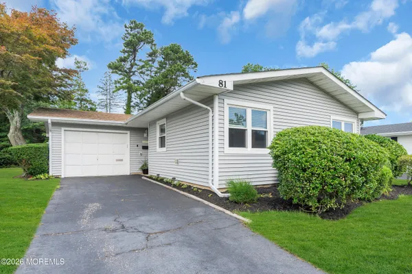 Property Slideshow image 2 of 30 | 81 blake cir, Brick, NJ, 08724