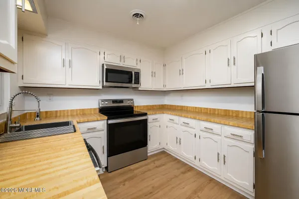 Property Slideshow image 3 of 22 | 37 cambridge cir b, Manchester, NJ, 08759