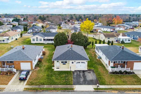 Property Slideshow image 2 of 45 | 24 corinth pl, Toms River, NJ, 08757
