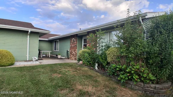 Property Slideshow image 2 of 25 | 332 quinton dr 332c, Monroe, NJ, 08831