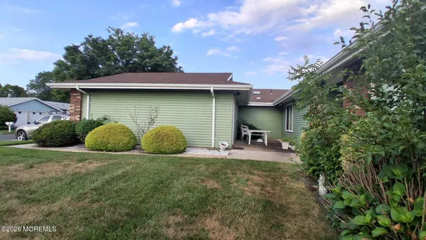 Property Slideshow image 3 of 25 | 332 quinton dr 332c, Monroe, NJ, 08831