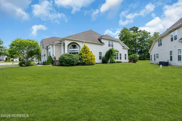 Property Slideshow image 3 of 49 | 11 mulberry dr, Manahawkin, NJ, 08050