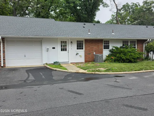 Property Slideshow image 3 of 30 | 437c portsmouth dr c, Lakewood, NJ, 08701