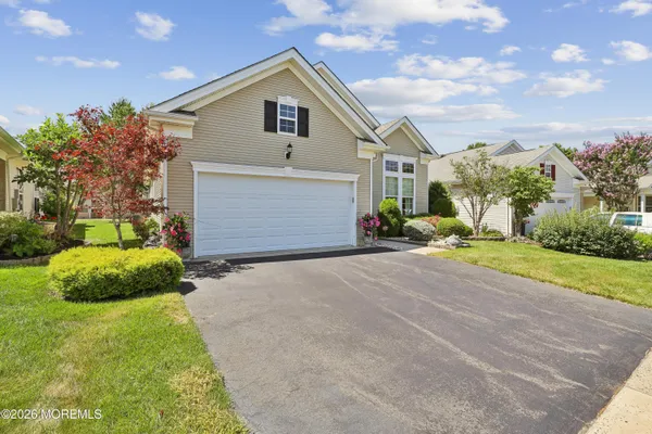 Property Slideshow image 2 of 30 | 487 huntington dr, Jackson, NJ, 08527