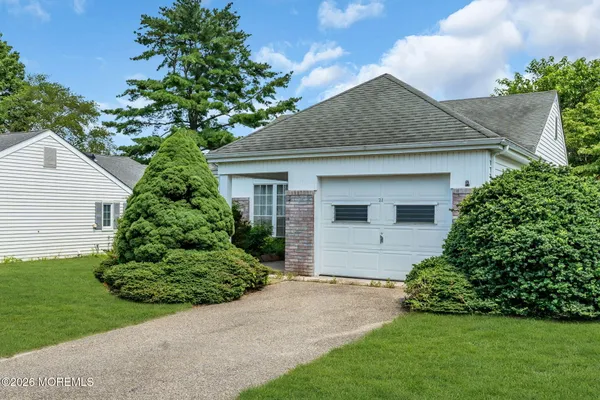 Property Slideshow image 3 of 26 | 21 woodstock ln, Manchester, NJ, 08759