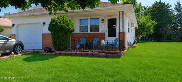 Property Slideshow image 2 of 28 | 77 puerto vallarta st, Toms River, NJ, 08757