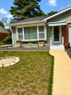Property Slideshow image 3 of 21 | 45 yorktowne pkwy a, Whiting, NJ, 08759