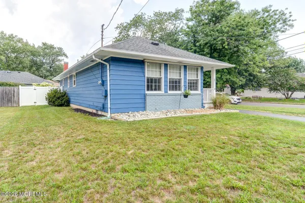 Property Slideshow image 3 of 16 | 2 catalina ct, Toms River, NJ, 08753