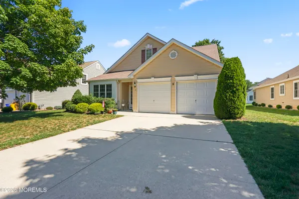 Property Slideshow image 2 of 35 | 8 long bay rd, Jackson, NJ, 08527