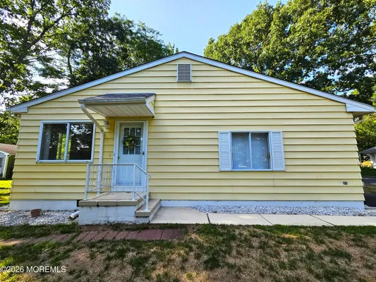 Property Slideshow image 3 of 25 | 4 wyoming ave b, Whiting, NJ, 08759