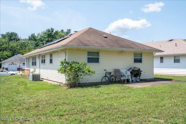 Property Slideshow image 2 of 21 | 1844 mount everest ln, Toms River, NJ, 08753