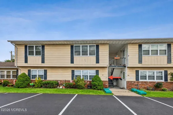 Property Slideshow image 2 of 16 | 12 louisiana dr a, Matawan, NJ, 07747