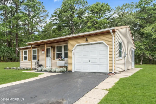 Property Slideshow image 3 of 53 | 5 natick ln 71, Whiting, NJ, 08759