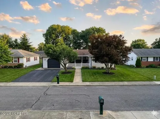 Property Slideshow image 2 of 25 | 331 barbados dr, Toms River, NJ, 08757