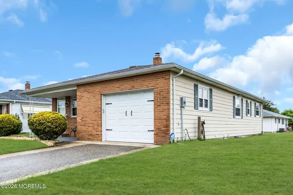 Property Slideshow image 2 of 43 | 21 maracaibo pl, Toms River, NJ, 08757
