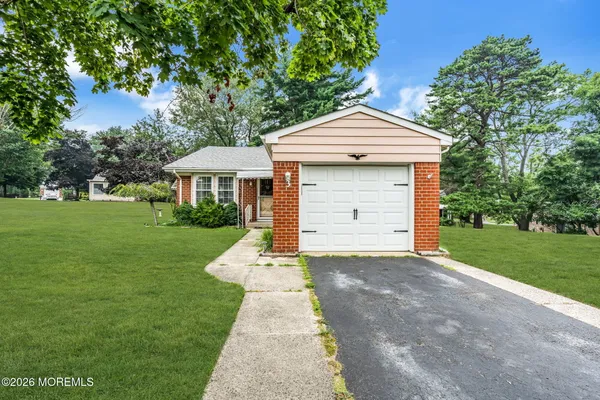 Property Slideshow image 3 of 31 | 3 lincoln ct, Manchester, NJ, 08759