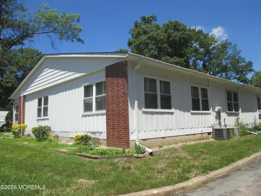 Property Slideshow image 2 of 27 | 719d buckingham dr, Lakewood, NJ, 08701