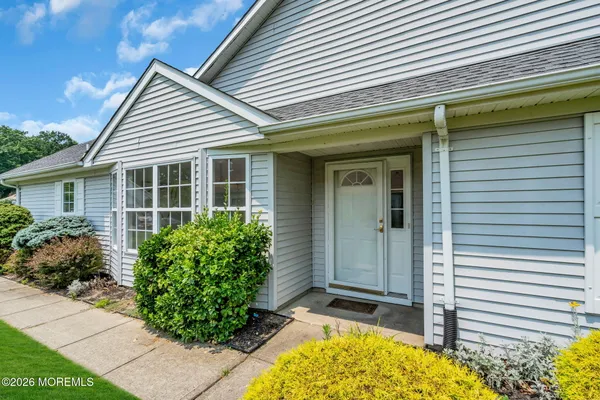 Property Slideshow image 3 of 29 | 39 strawberry ln, Lakewood, NJ, 08701
