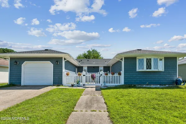 Property Slideshow image 3 of 39 | 281 harrington dr, Toms River, NJ, 08757