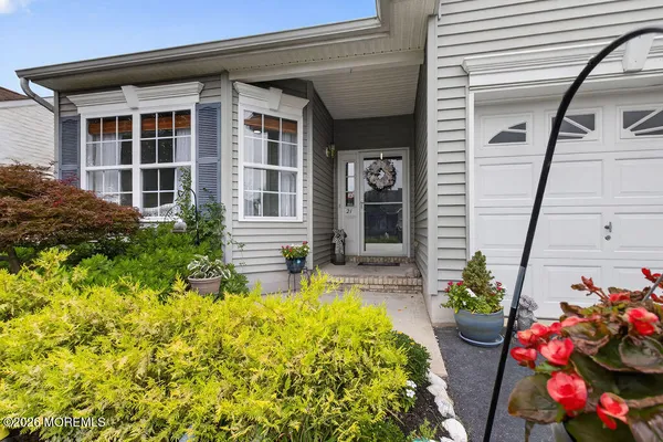 Property Slideshow image 3 of 36 | 21 snowberry ln, Howell, NJ, 07731