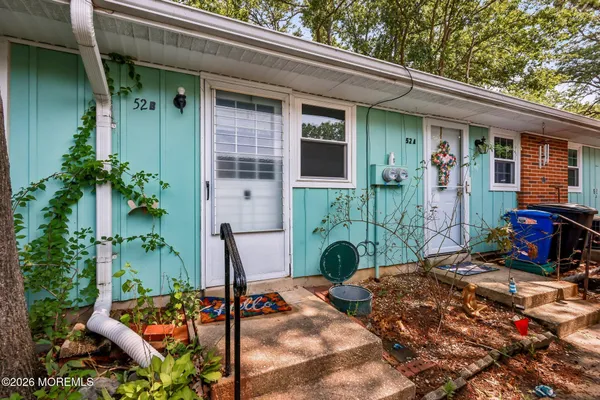 Property Slideshow image 2 of 21 | 52 cambridge ct b, Lakewood, NJ, 08701
