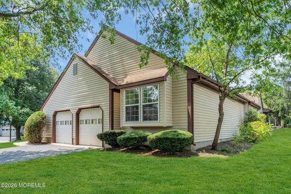 Property Slideshow image 3 of 38 | 6 rutherford hayes dr, Monroe, NJ, 08831