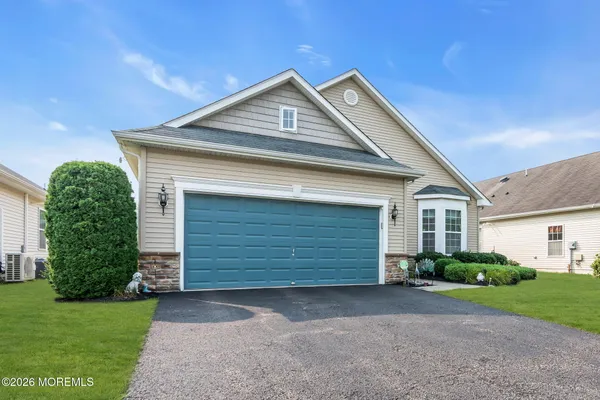 Property Slideshow image 2 of 45 | 44 eagle ridge cir, Lakewood, NJ, 08701