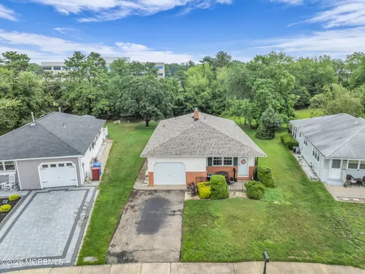 Property Slideshow image 3 of 23 | 10 biabou dr, Toms River, NJ, 08757