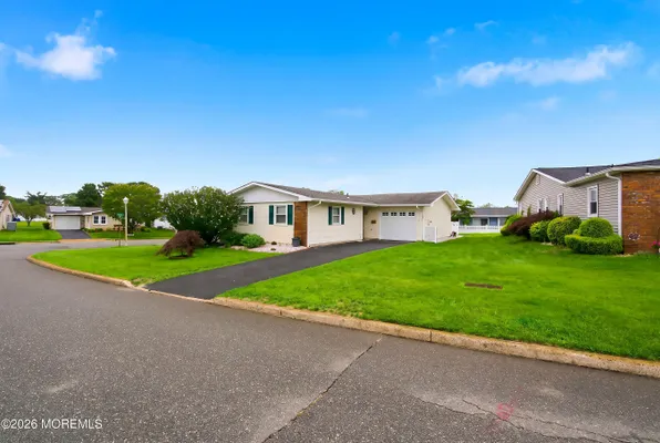 Property Slideshow image 2 of 47 | 27 tony ct, Brick, NJ, 08724