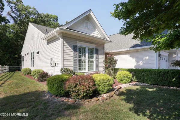 Property Slideshow image 3 of 27 | 97 wild dunes way, Jackson, NJ, 08527