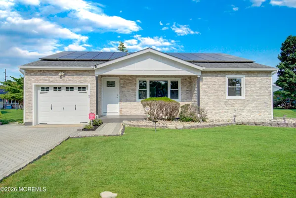 Property Slideshow image 2 of 66 | 7 bedford ct, Toms River, NJ, 08757