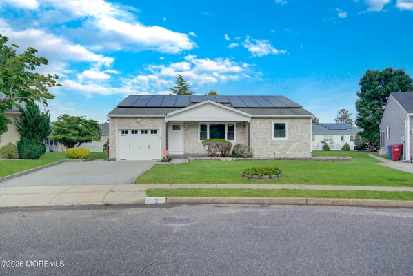 Property Slideshow image 3 of 66 | 7 bedford ct, Toms River, NJ, 08757