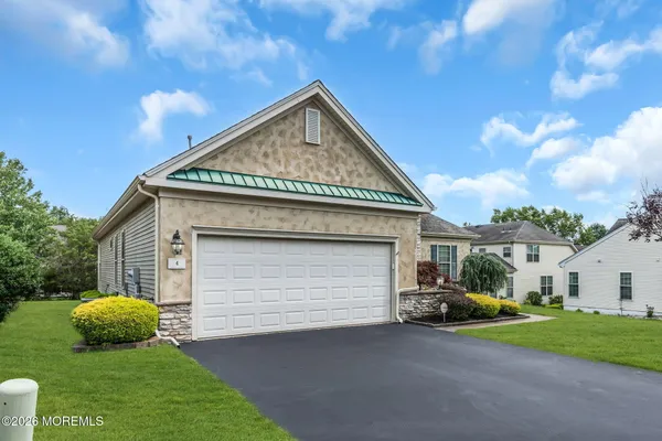 Property Slideshow image 3 of 68 | 4 faulkners pl, Barnegat, NJ, 08005