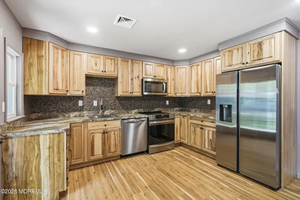 Property Slideshow image 3 of 26 | 206 huntington dr b, Lakewood, NJ, 08701