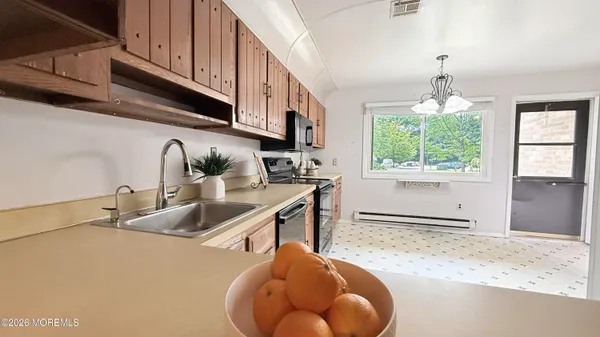 Property Slideshow image 2 of 14 | 181 arrowood rd b, Manalapan, NJ, 07726