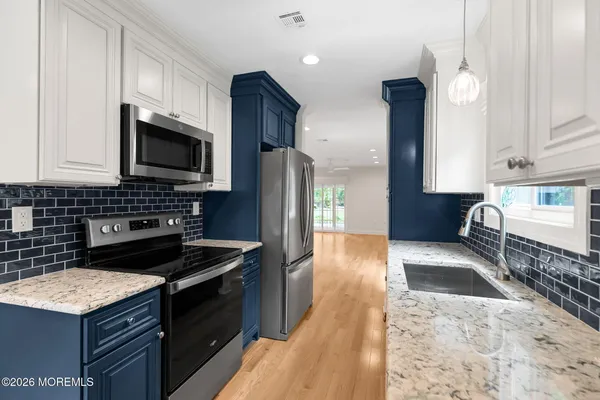 Property Slideshow image 2 of 24 | 10 medford ct, Red Bank, NJ, 07701