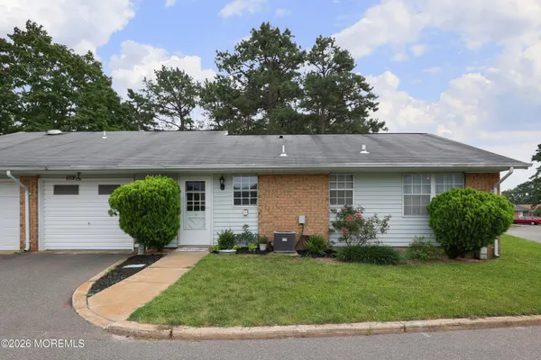 Property Slideshow image 3 of 31 | 51a cambridge cir, Manchester, NJ, 08759