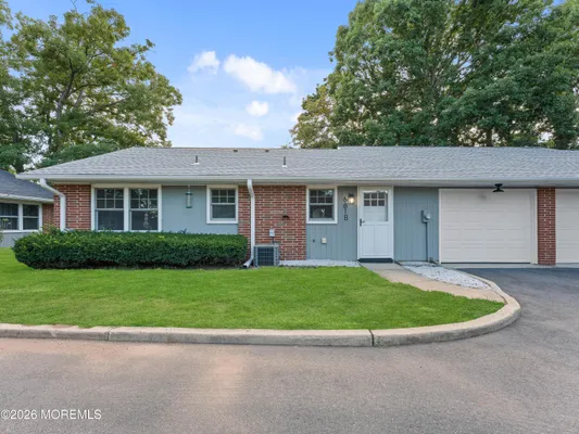 Property Slideshow image 3 of 22 | 681 new castle ct b, Lakewood, NJ, 08701