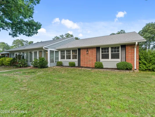 Property Slideshow image 2 of 22 | 681 new castle ct b, Lakewood, NJ, 08701