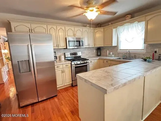 Property Slideshow image 3 of 23 | 6 kresson ct, Toms River, NJ, 08757